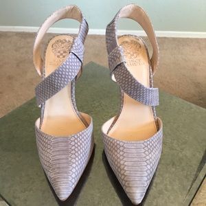 Vince Camuto Calin pumps